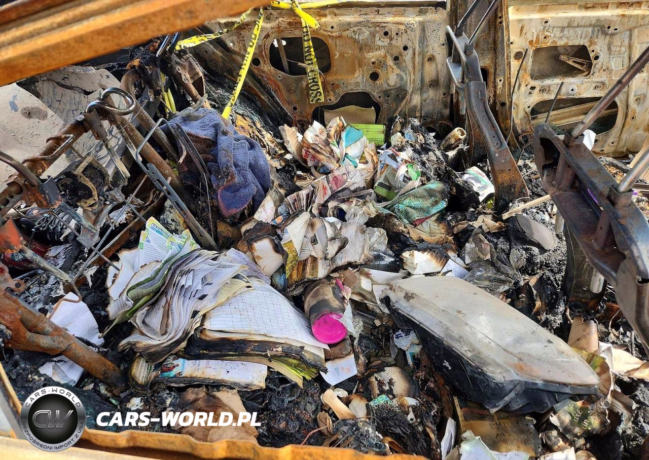 2019 Toyota Prius Le Awd-E VIN:JTDL9RFU2K3005087 - 10