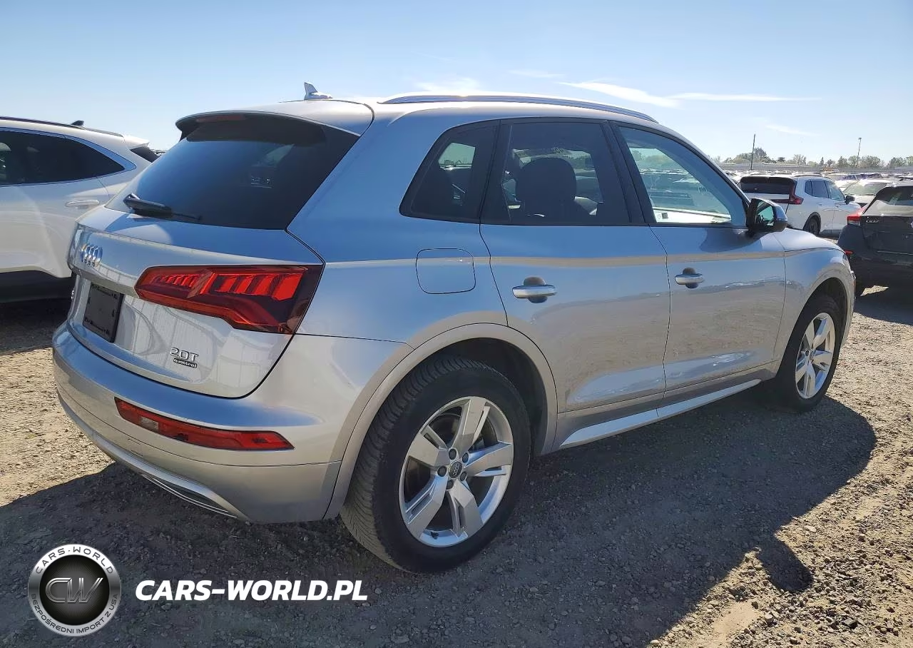 2018 Audi Q5 Premium VIN:WA1ANAFY8J2020165 - 3