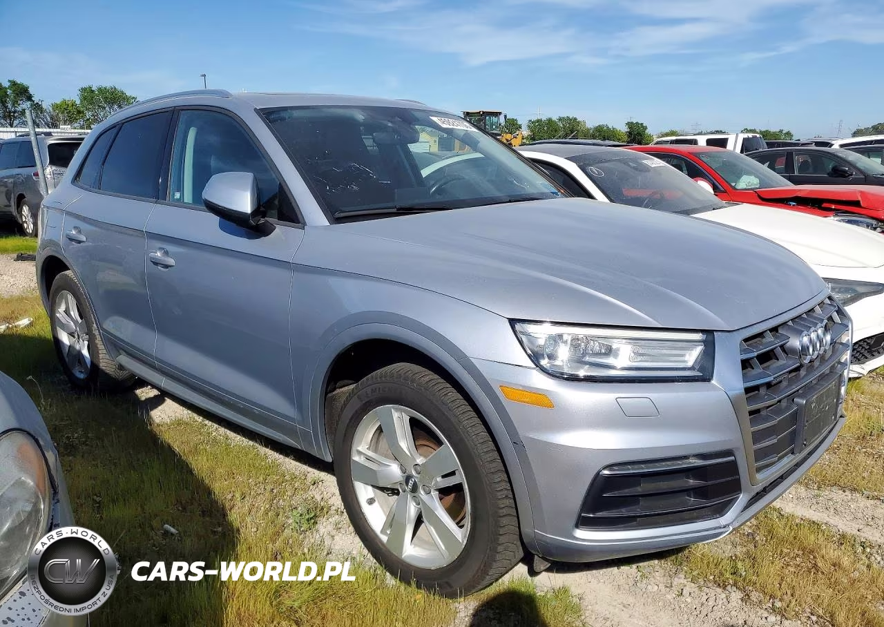 2018 Audi Q5 Premium VIN:WA1ANAFY8J2020165 - 4