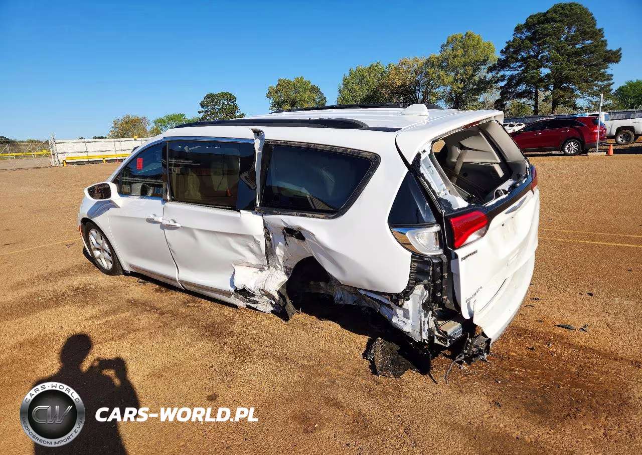 2017 Chrysler Pacifica Touring L VIN:2C4RC1BG5HR816220 - 2