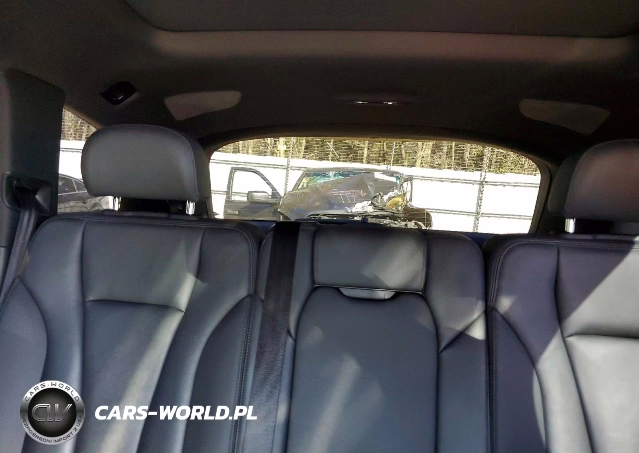 2022 Audi Q7 Premium Plus VIN:WA1LXBF79ND022839 - 10
