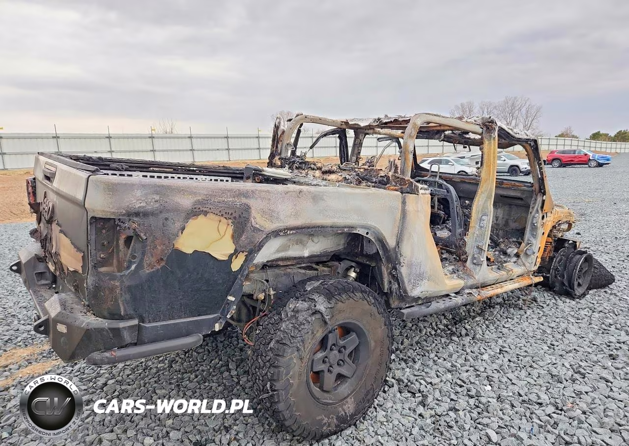 2020 Jeep Gladiator Rubicon VIN:1C6JJTBG8LL110186 - 3