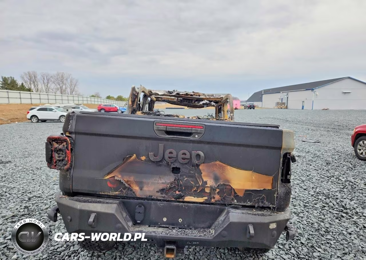 2020 Jeep Gladiator Rubicon VIN:1C6JJTBG8LL110186 - 6