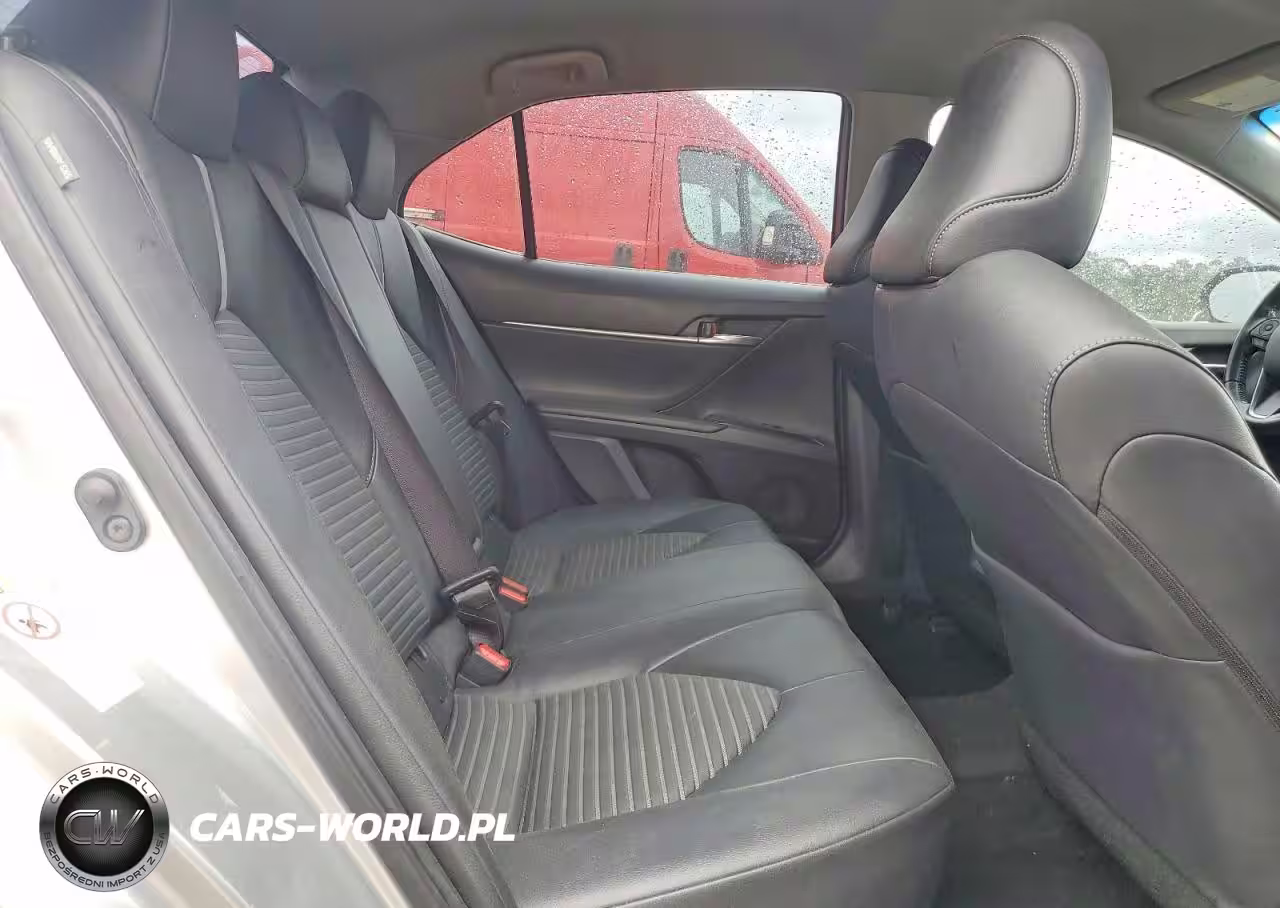 2018 Toyota Camry Se VIN:JTNB11HK6J3022145 - 10
