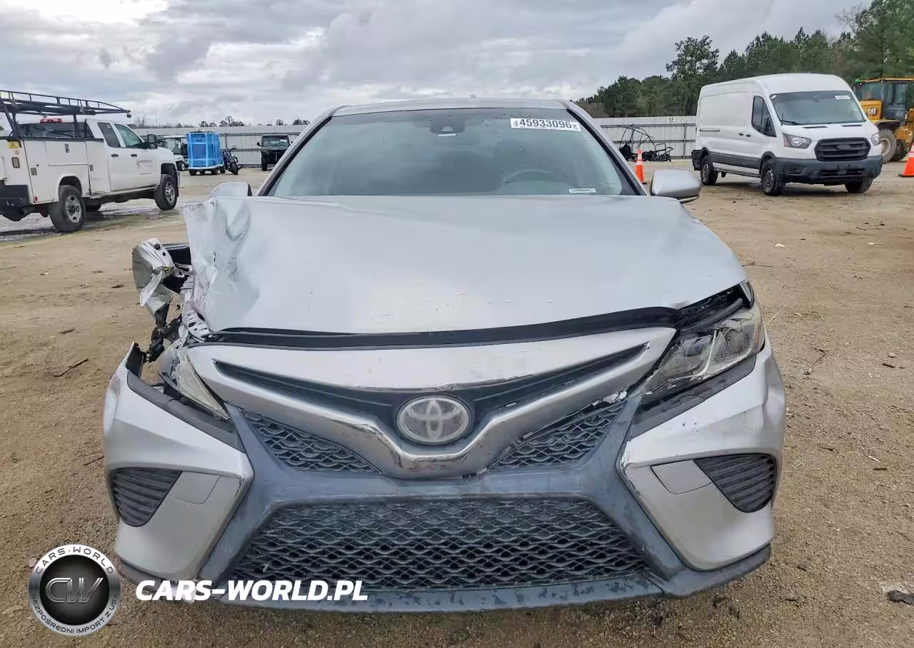2018 Toyota Camry Se VIN:JTNB11HK6J3022145 - 5
