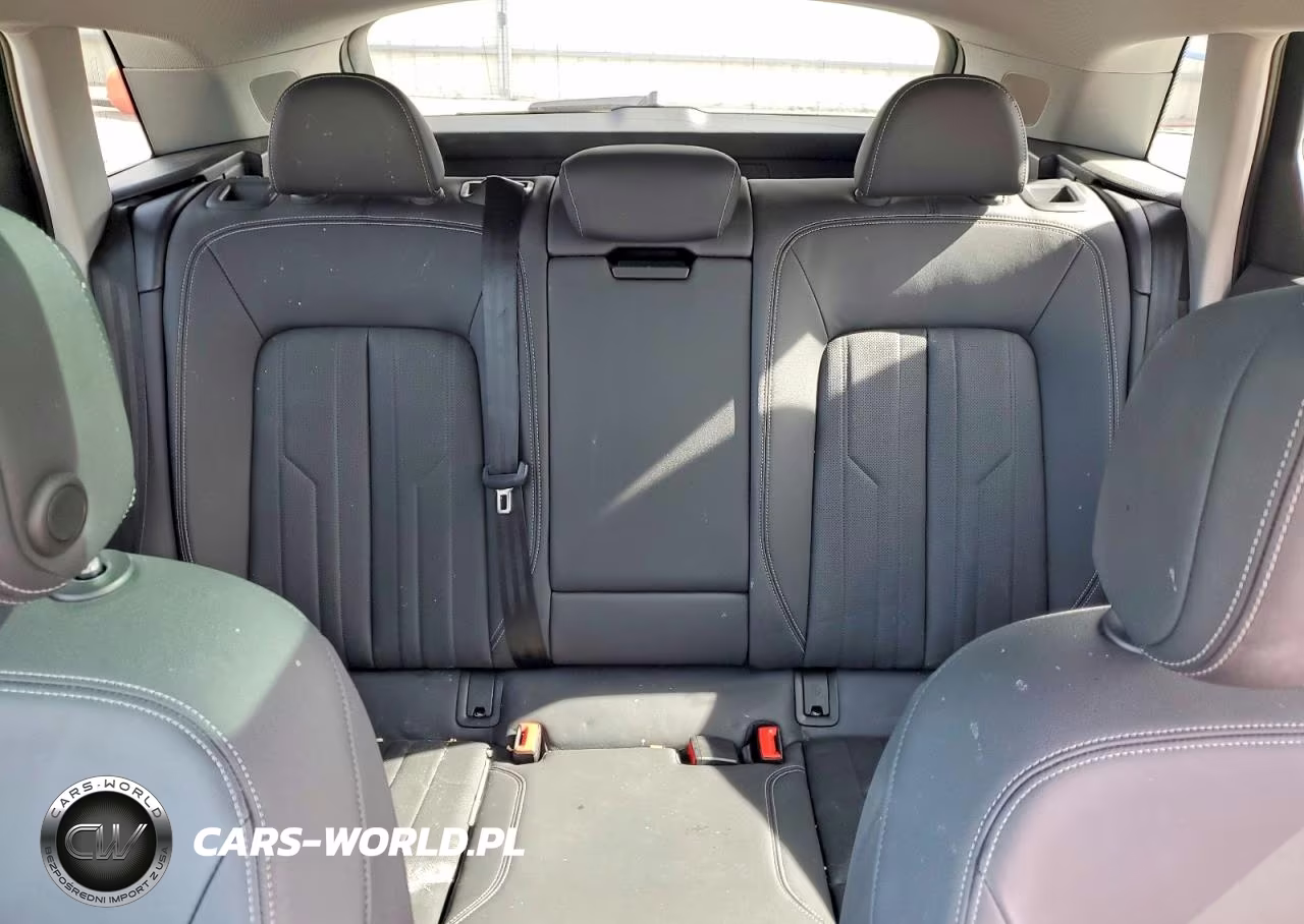 2022 Audi E-Tron Premium Plus VIN:WA1LAAGE7NB013299 - 10