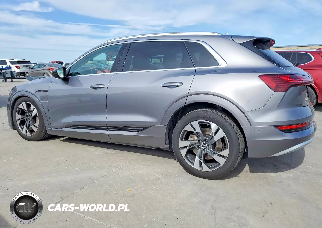 2022 Audi E-Tron Premium Plus VIN:WA1LAAGE7NB013299 - 2