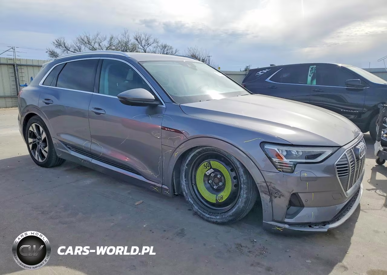 2022 Audi E-Tron Premium Plus VIN:WA1LAAGE7NB013299 - 4