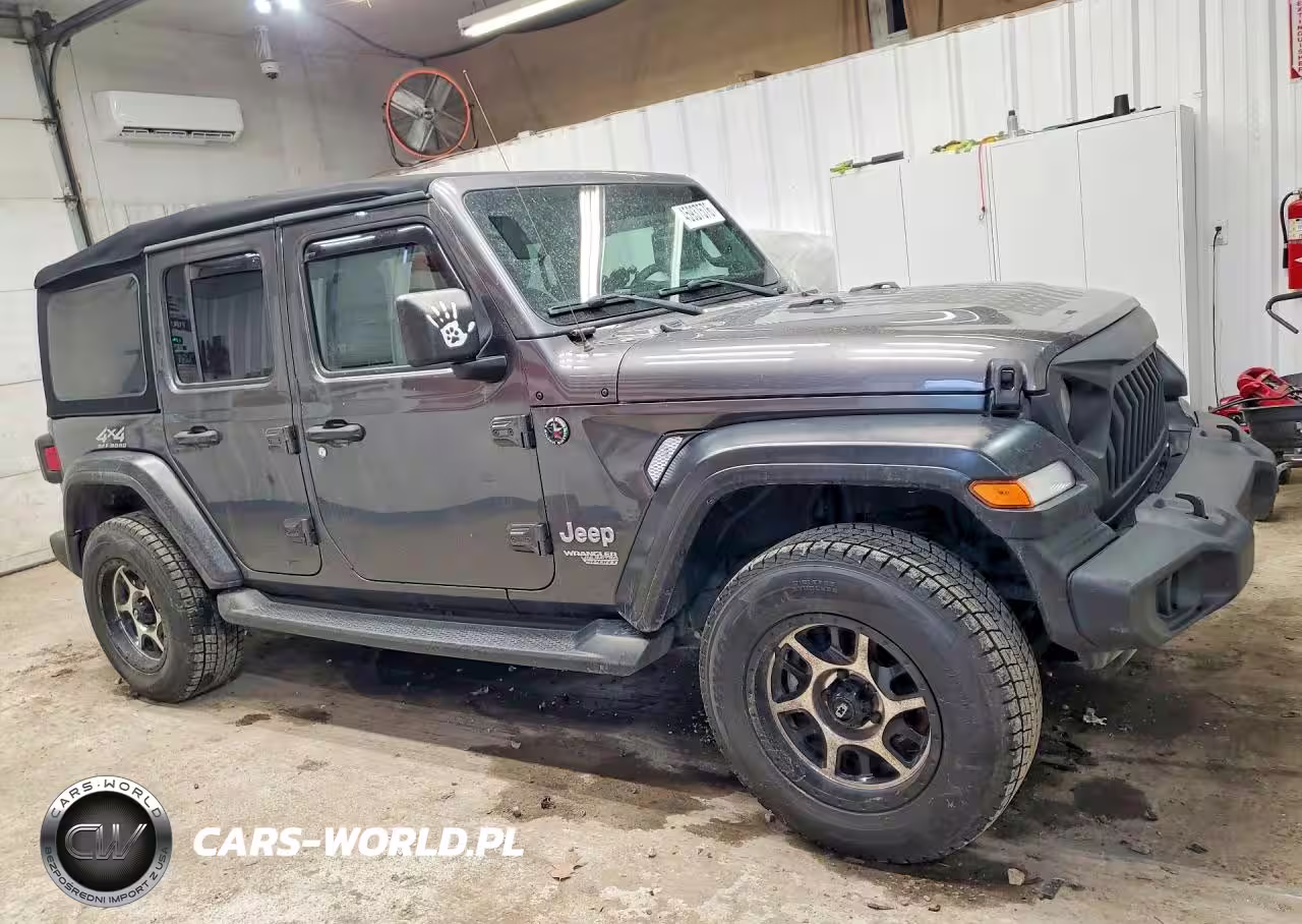 2018 Jeep Wrangler Unlimited Sport VIN:1C4HJXDG3JW274453 - 4