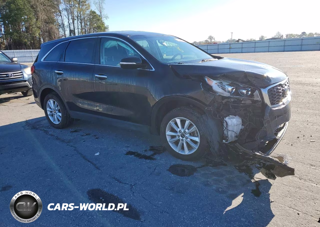 2019 Kia Sorento Lx VIN:5XYPG4A34KG558974 - 4