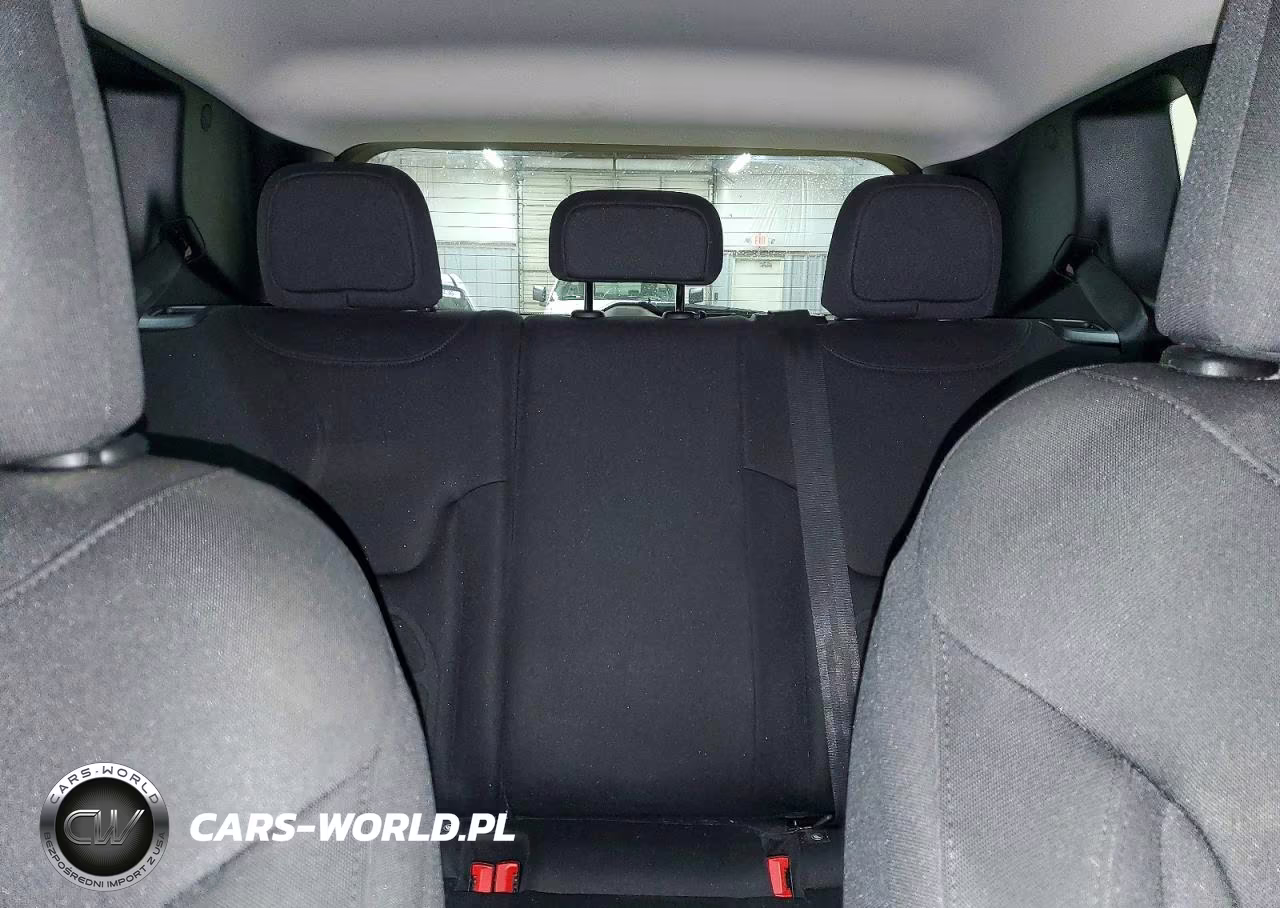 2018 Jeep Renegade Latitude VIN:ZACCJABB7JPH94005 - 10