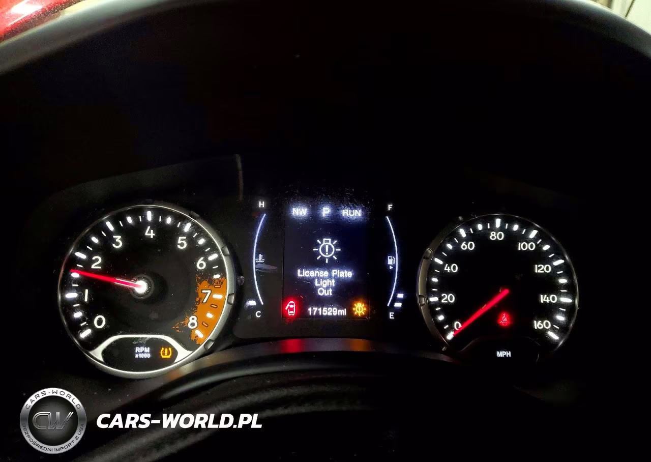 2018 Jeep Renegade Latitude VIN:ZACCJABB7JPH94005 - 9