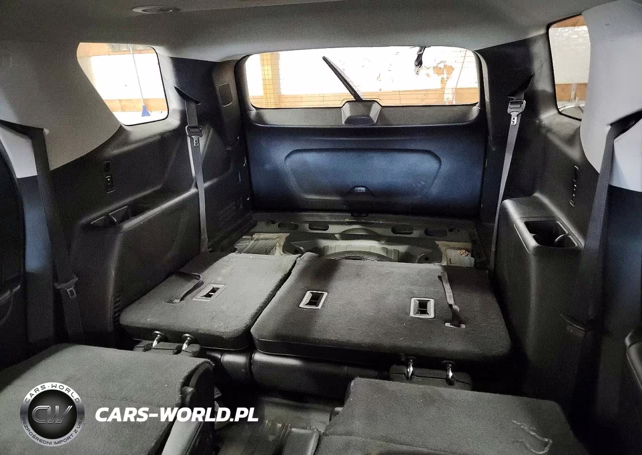 2019 Chevrolet Traverse Lt VIN:1GNERHKWXKJ127886 - 10
