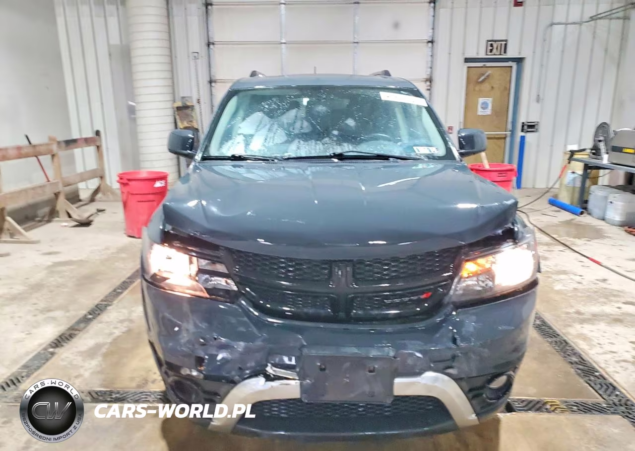 2017 Dodge Journey Crossroad VIN:3C4PDDGG4HT579666 - 5