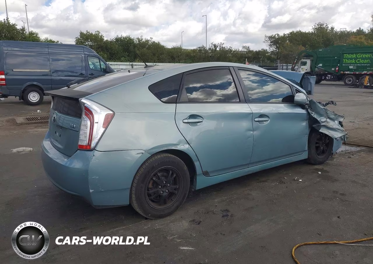 2014 Toyota Prius Four VIN:JTDKN3DU4E1785598 - 3