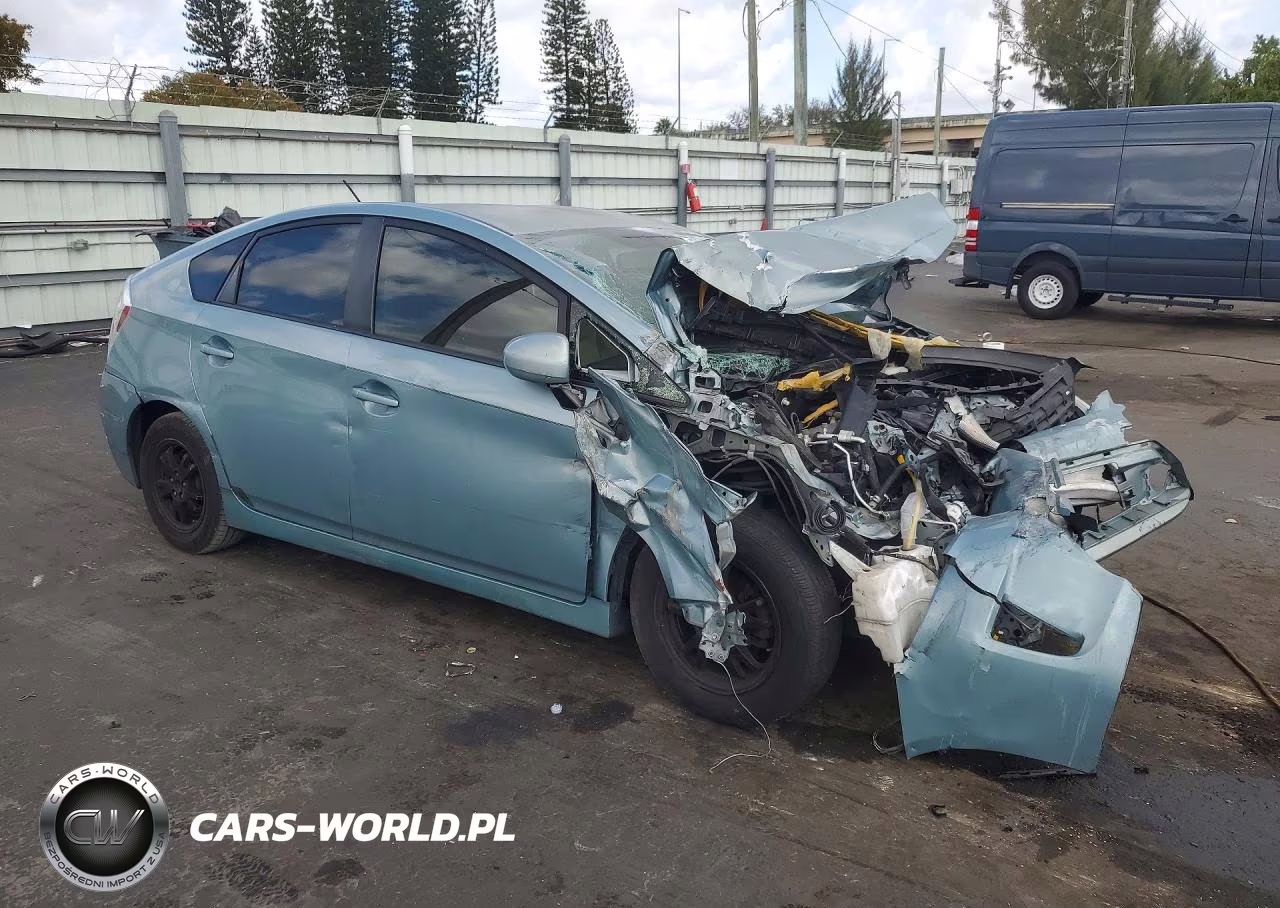 2014 Toyota Prius Four VIN:JTDKN3DU4E1785598 - 4
