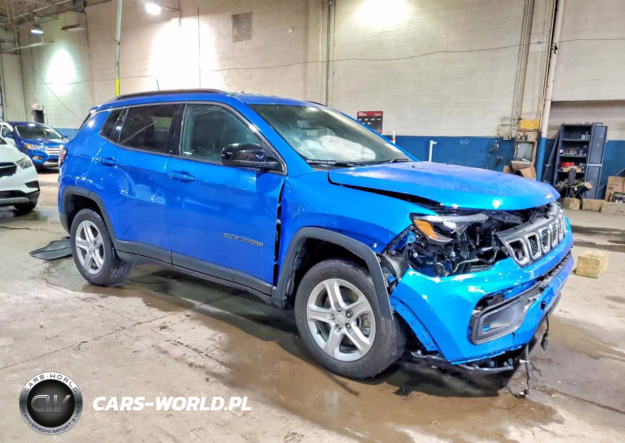 2023 Jeep Compass Latitude VIN:3C4NJDBN3PT520113 - 4