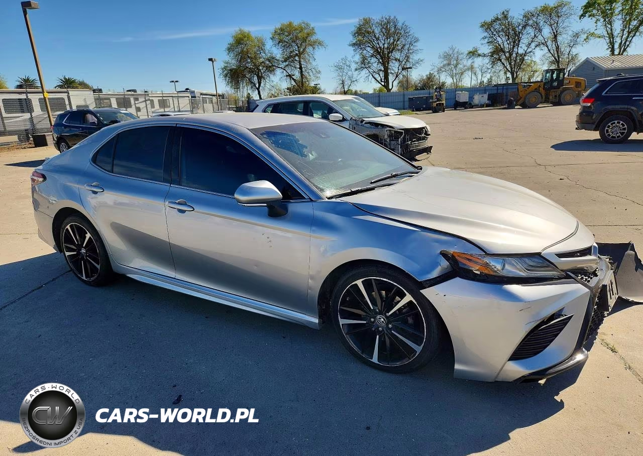 2019 Toyota Camry Xse VIN:4T1B61HK2KU814404 - 4