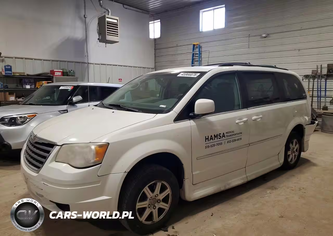 2009 Chrysler Town & Country Touring