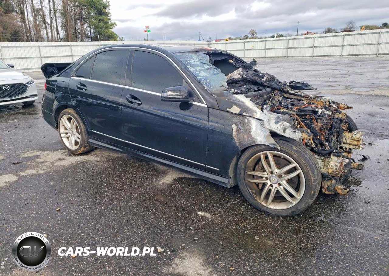 2013 Mercedes-Benz C 300 4Matic VIN:WDDGF8AB3DR248648 - 4