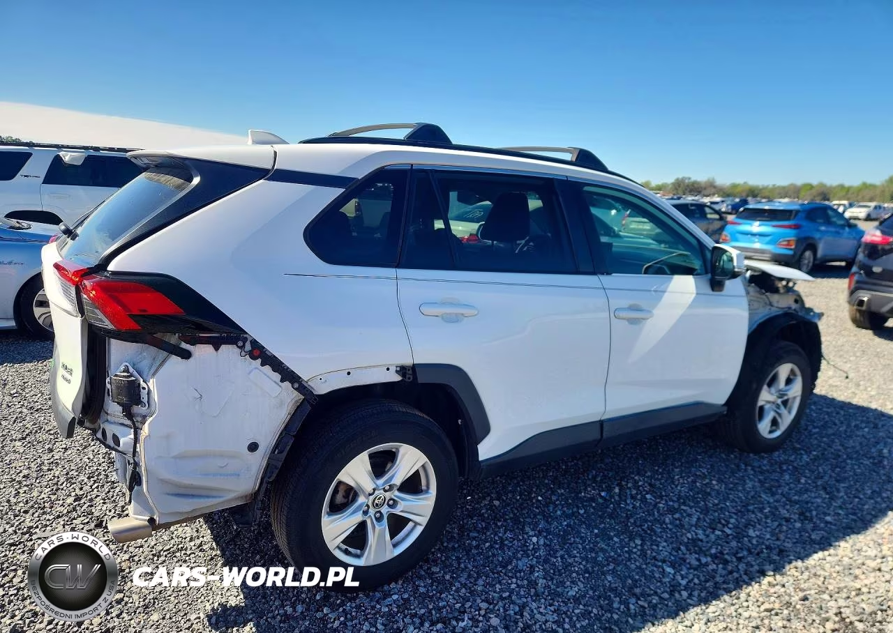 2021 Toyota Rav4 Xle VIN:2T3P1RFV1MW184952 - 3