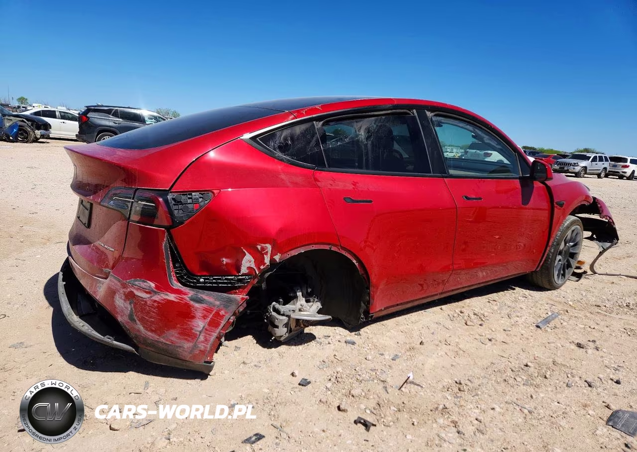 2023 Tesla Model Y VIN:7SAYGDEE3PA050350 - 3