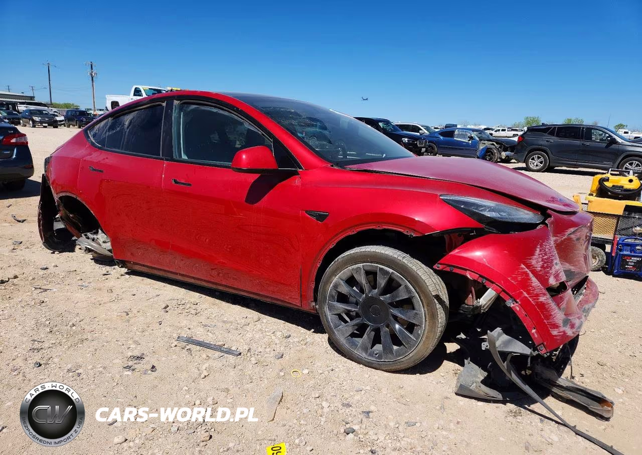 2023 Tesla Model Y VIN:7SAYGDEE3PA050350 - 4