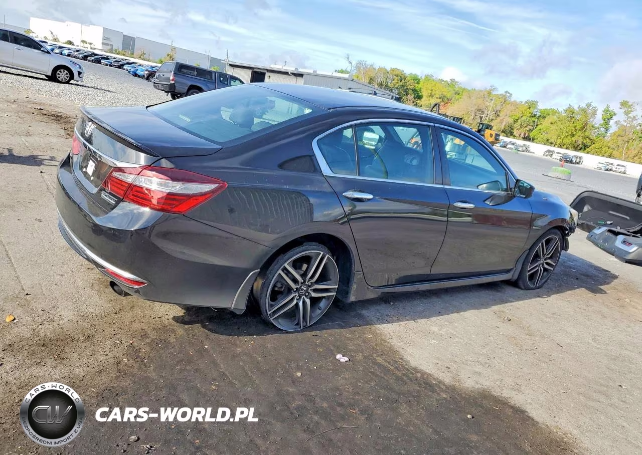 2017 Honda Accord Sport Special Edition VIN:1HGCR2F1XHA090537 - 3