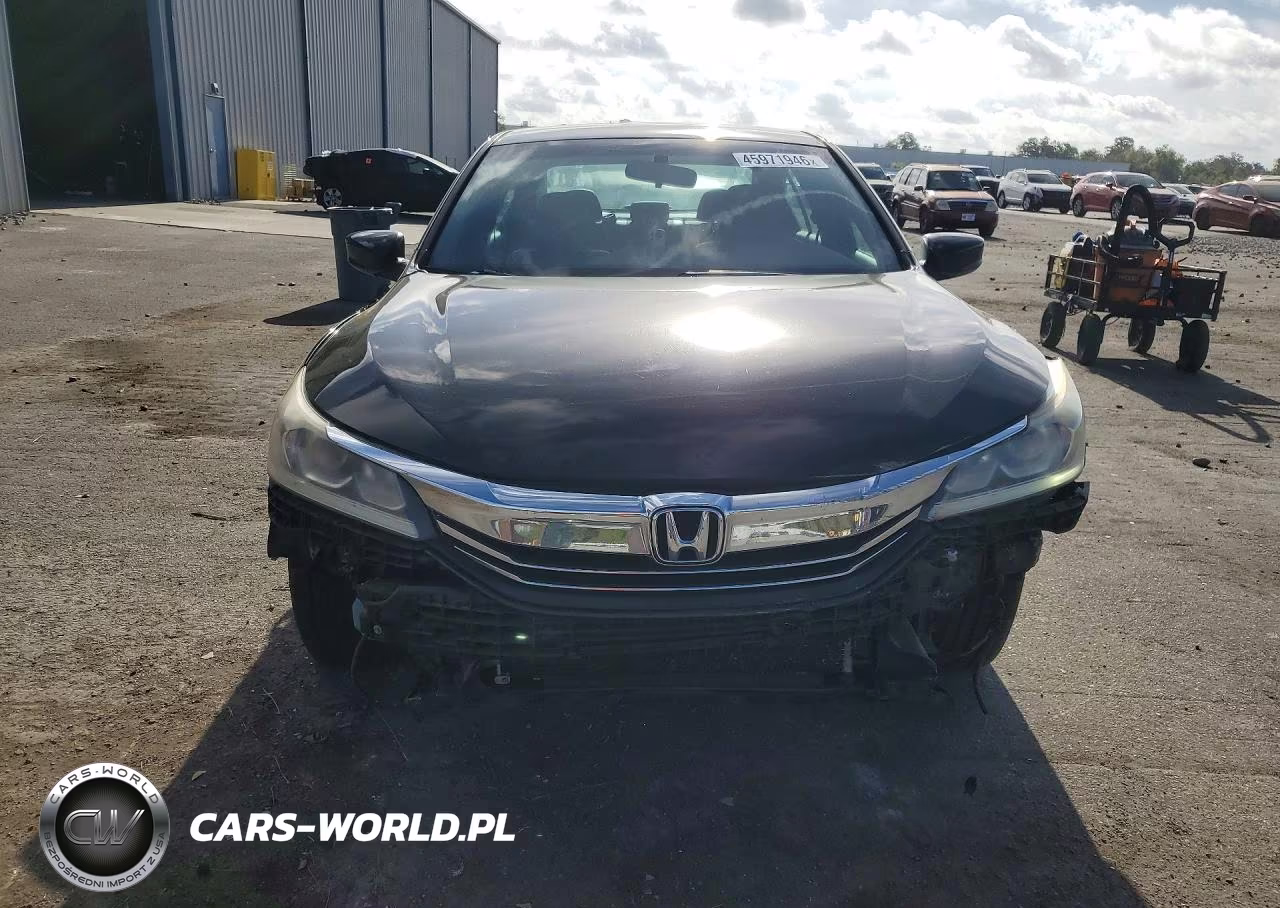 2017 Honda Accord Sport Special Edition VIN:1HGCR2F1XHA090537 - 5