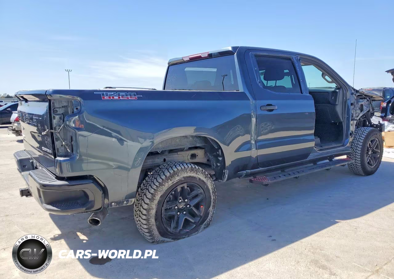 2021 Chevrolet Silverado K1500 Trail Boss Custom VIN:1GCPYCEH4MZ317689 - 3
