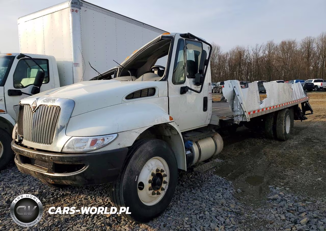 2019 International 4300 Box Truck