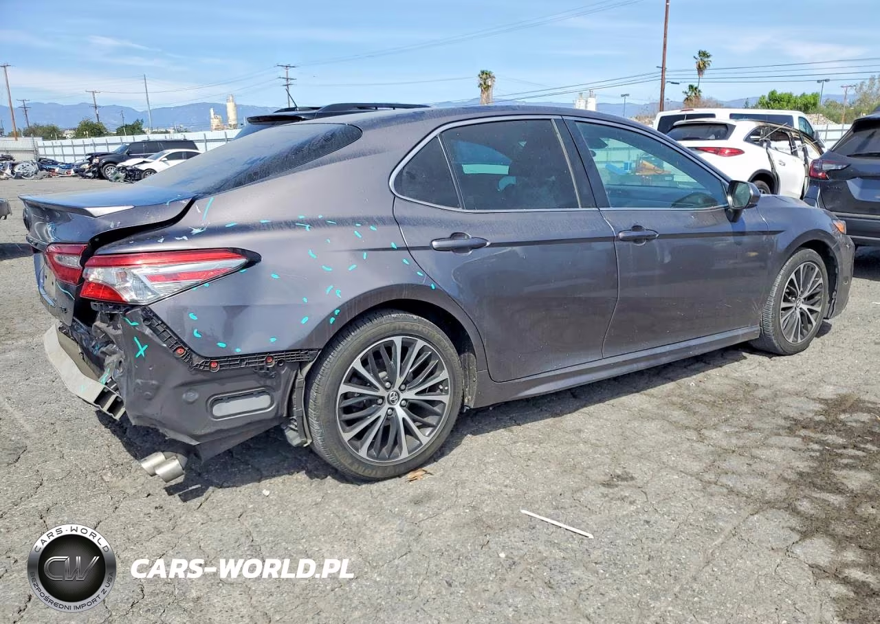 2018 Toyota Camry Se VIN:4T1B11HK4JU157070 - 3