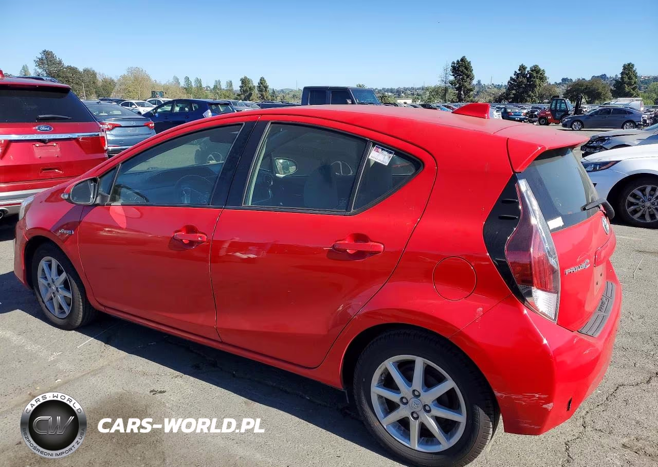 2015 Toyota Prius C Four VIN:JTDKDTB38F1093911 - 2