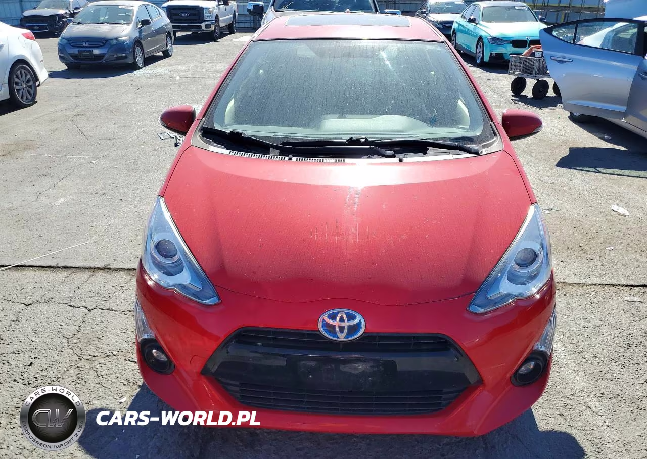 2015 Toyota Prius C Four VIN:JTDKDTB38F1093911 - 5