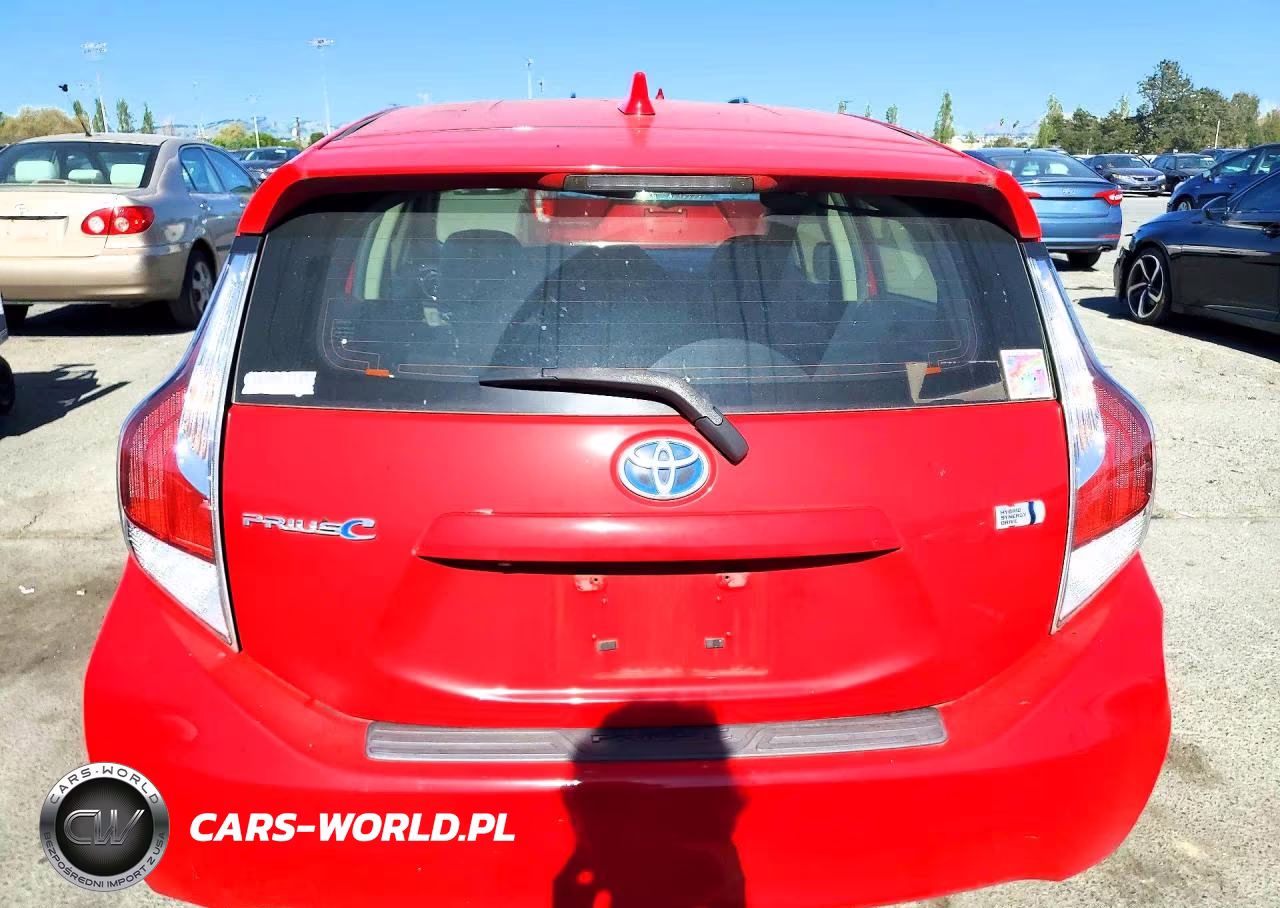 2015 Toyota Prius C Four VIN:JTDKDTB38F1093911 - 6