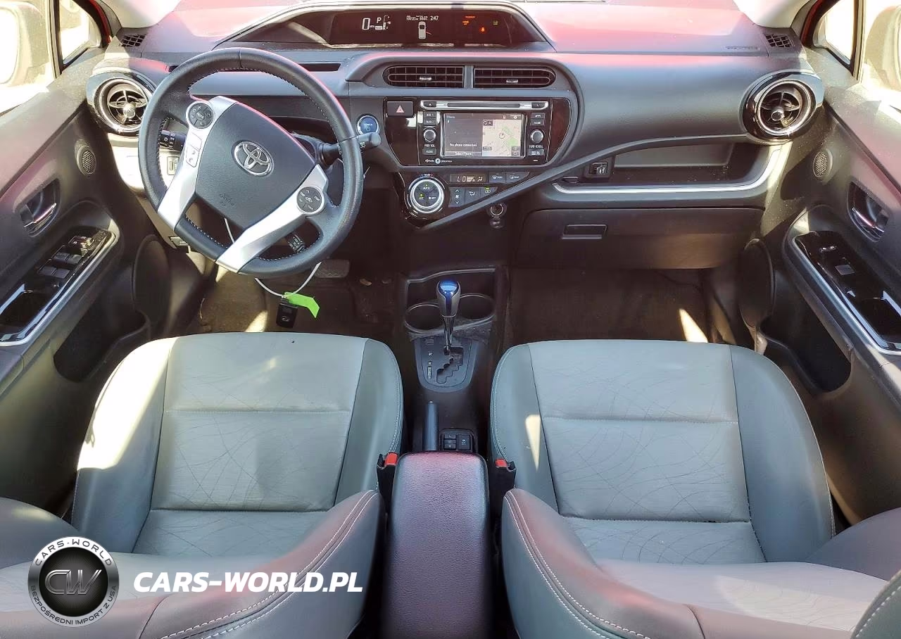 2015 Toyota Prius C Four VIN:JTDKDTB38F1093911 - 8