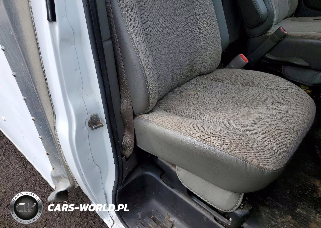 2014 Chevrolet Express G3500 VIN:1GB0G2CG8E1189244 - 11