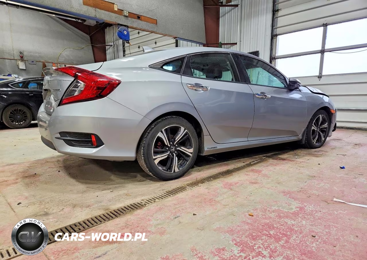 2017 Honda Civic Touring VIN:2HGFC1F9XHH100807 - 3