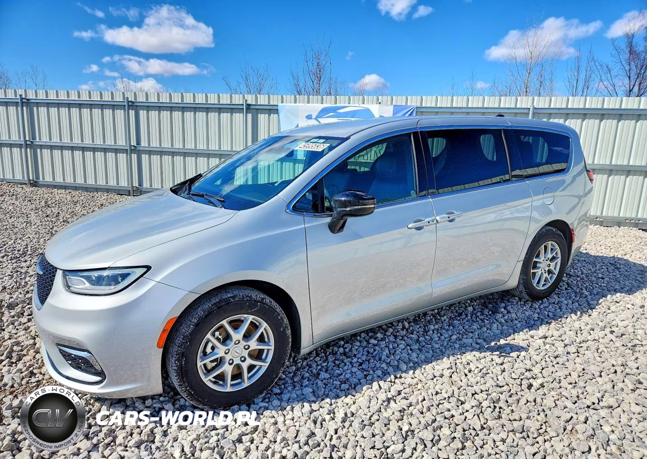 2026 Chrysler Pacifica Select