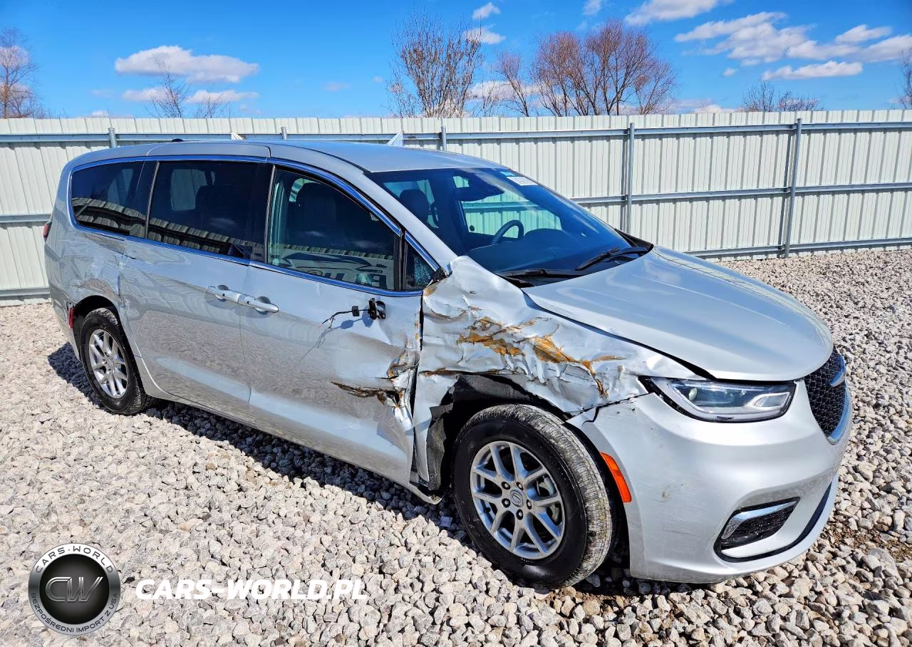 2026 Chrysler Pacifica Select VIN:2C4RC1BG2TR168974 - 4
