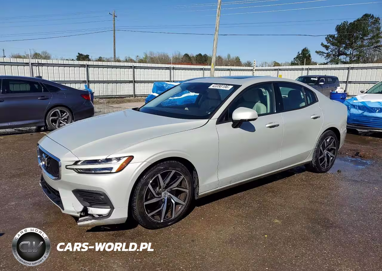 2020 Volvo S60 T5 Momentum