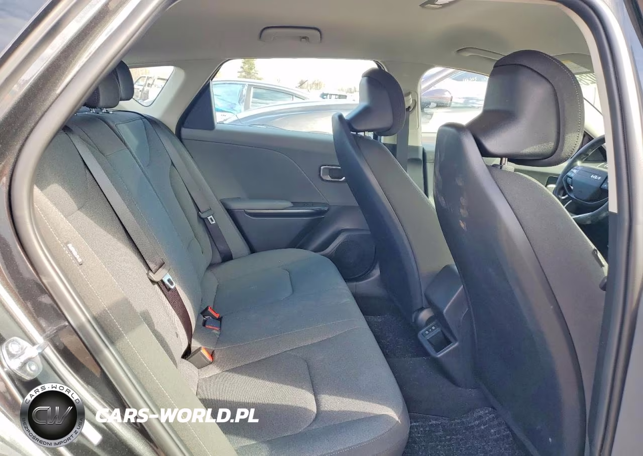2025 Kia K4 Lxs VIN:3KPFT4DE4SE133708 - 10