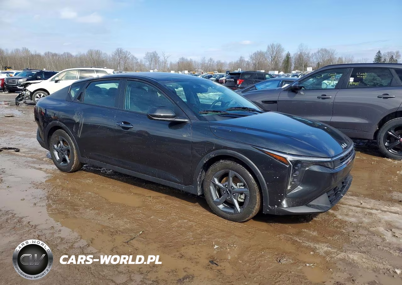 2025 Kia K4 Lxs VIN:3KPFT4DE4SE133708 - 4