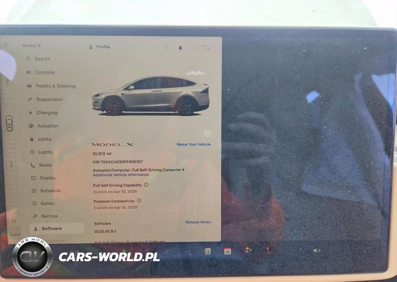 2023 Tesla Model X VIN:7SAXCAE56PF400157 - 9