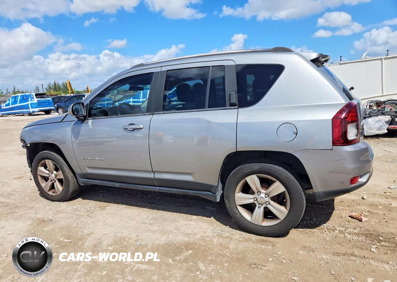 2015 Jeep Compass Latitude VIN:1C4NJCEA2FD110717 - 2