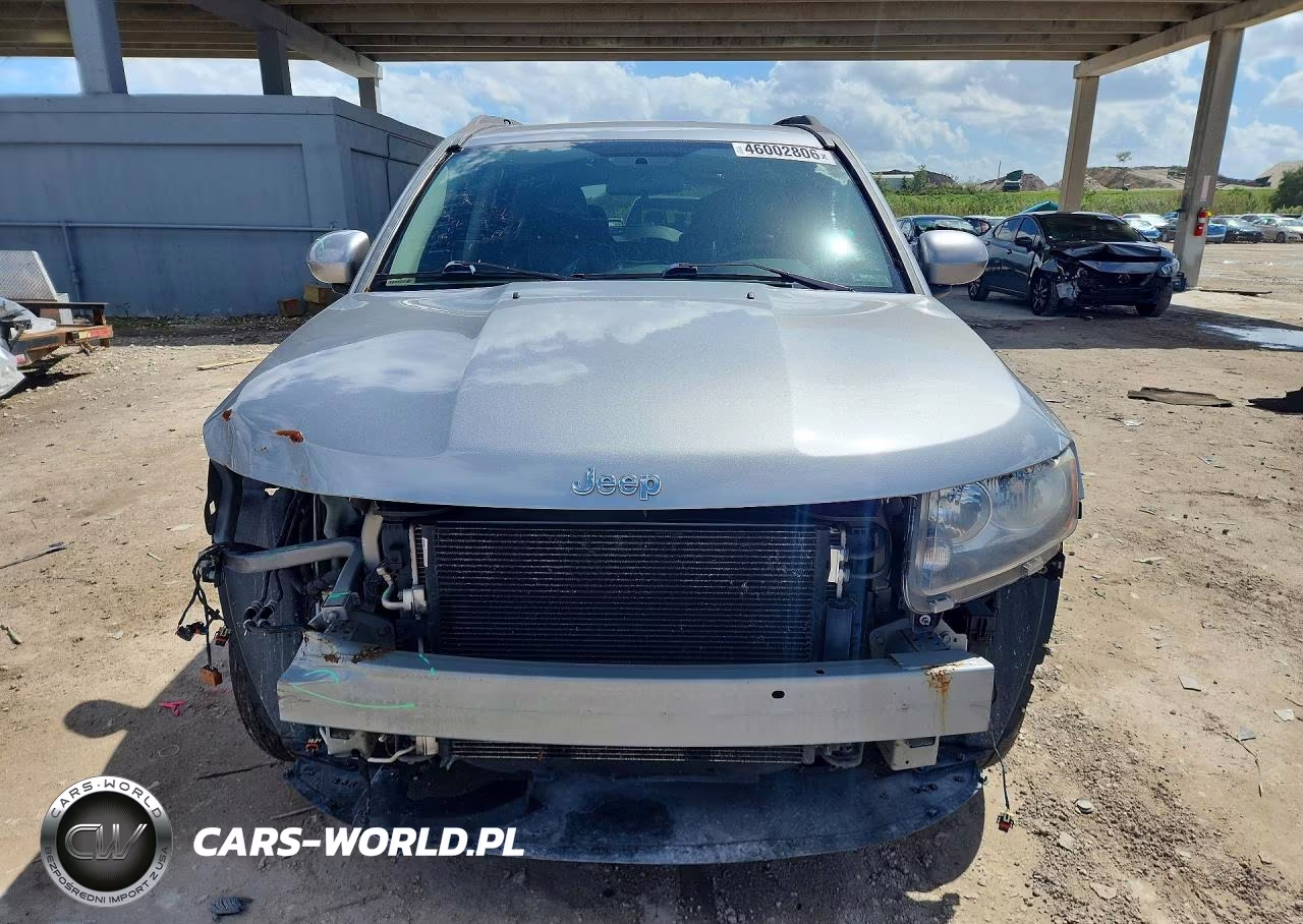 2015 Jeep Compass Latitude VIN:1C4NJCEA2FD110717 - 5