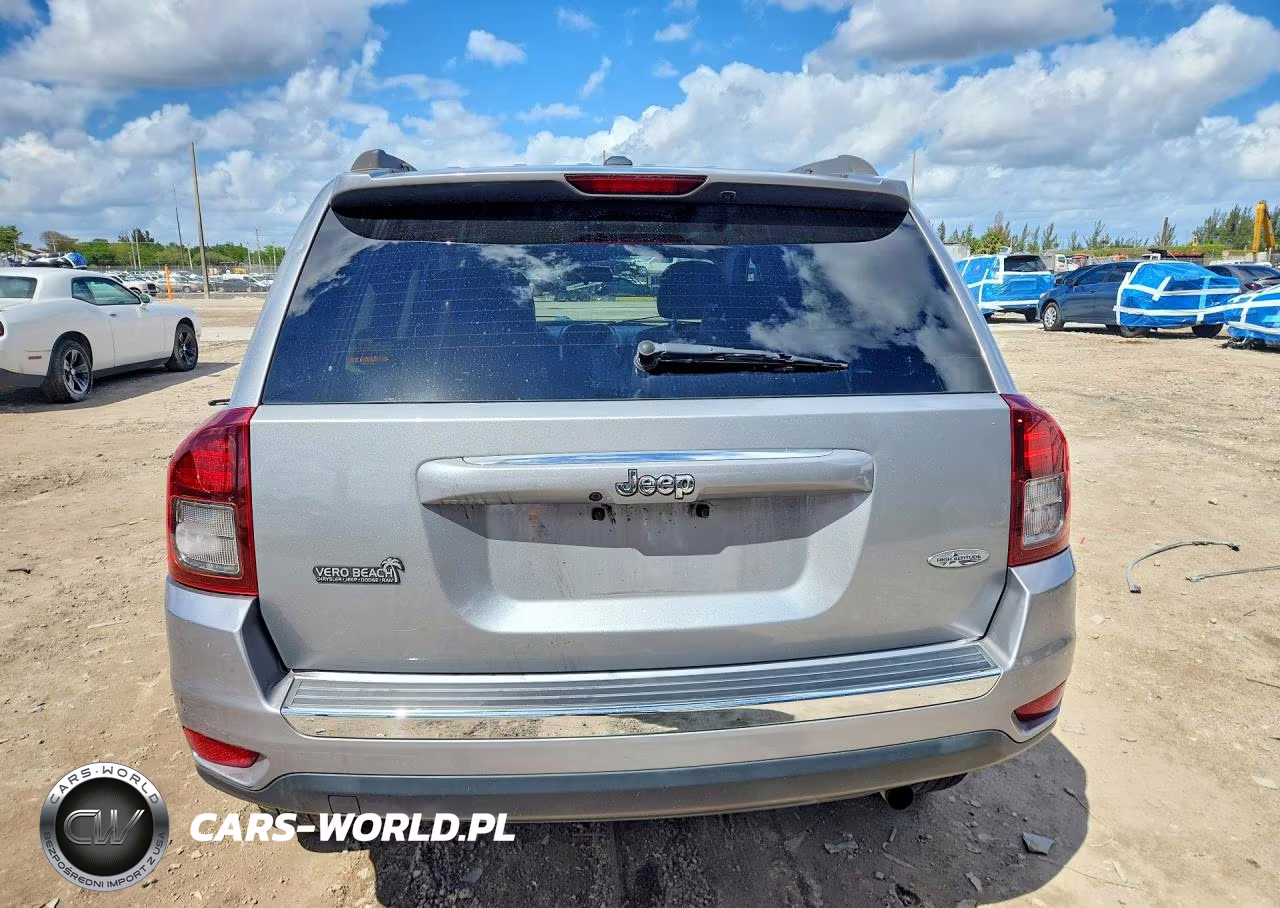 2015 Jeep Compass Latitude VIN:1C4NJCEA2FD110717 - 6