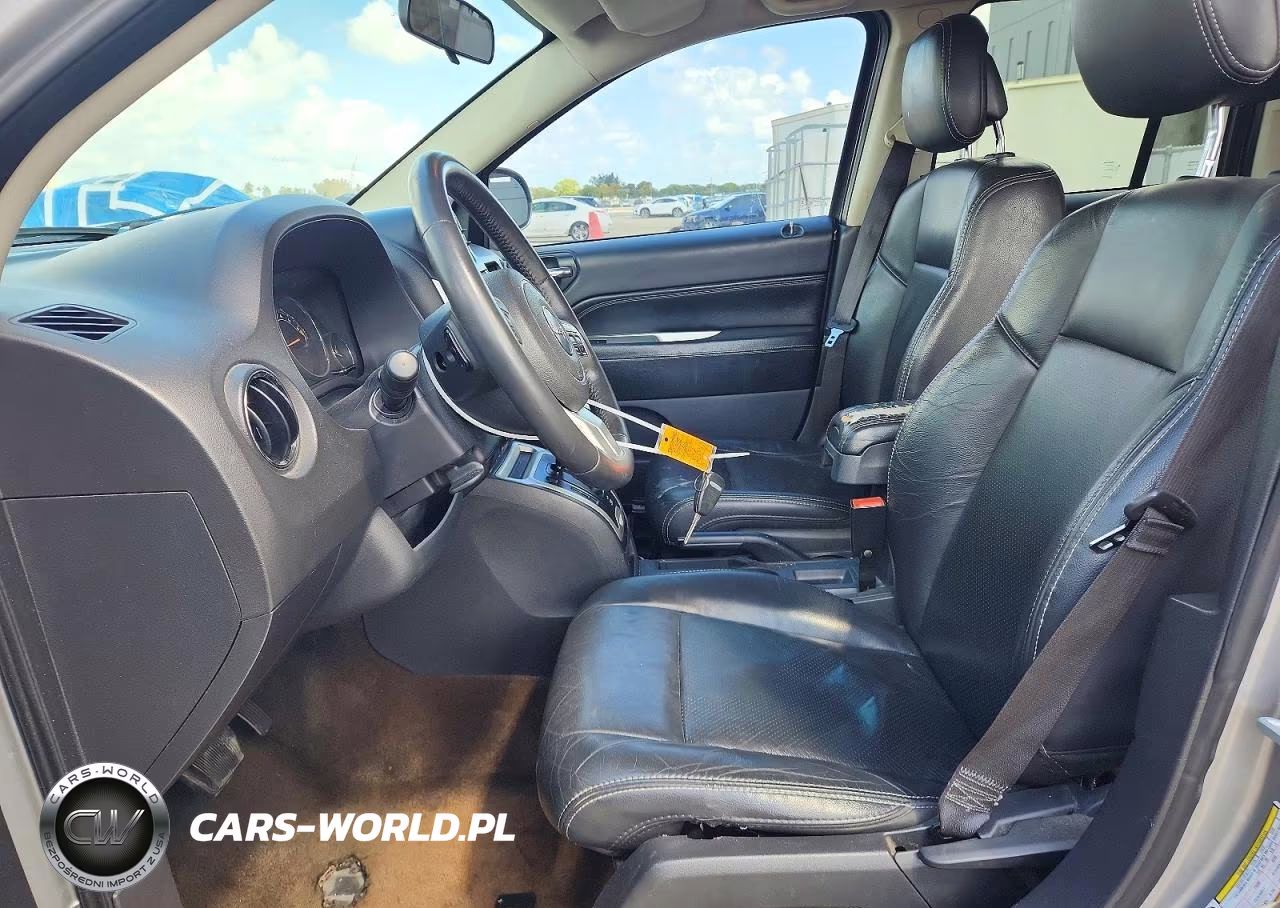 2015 Jeep Compass Latitude VIN:1C4NJCEA2FD110717 - 7