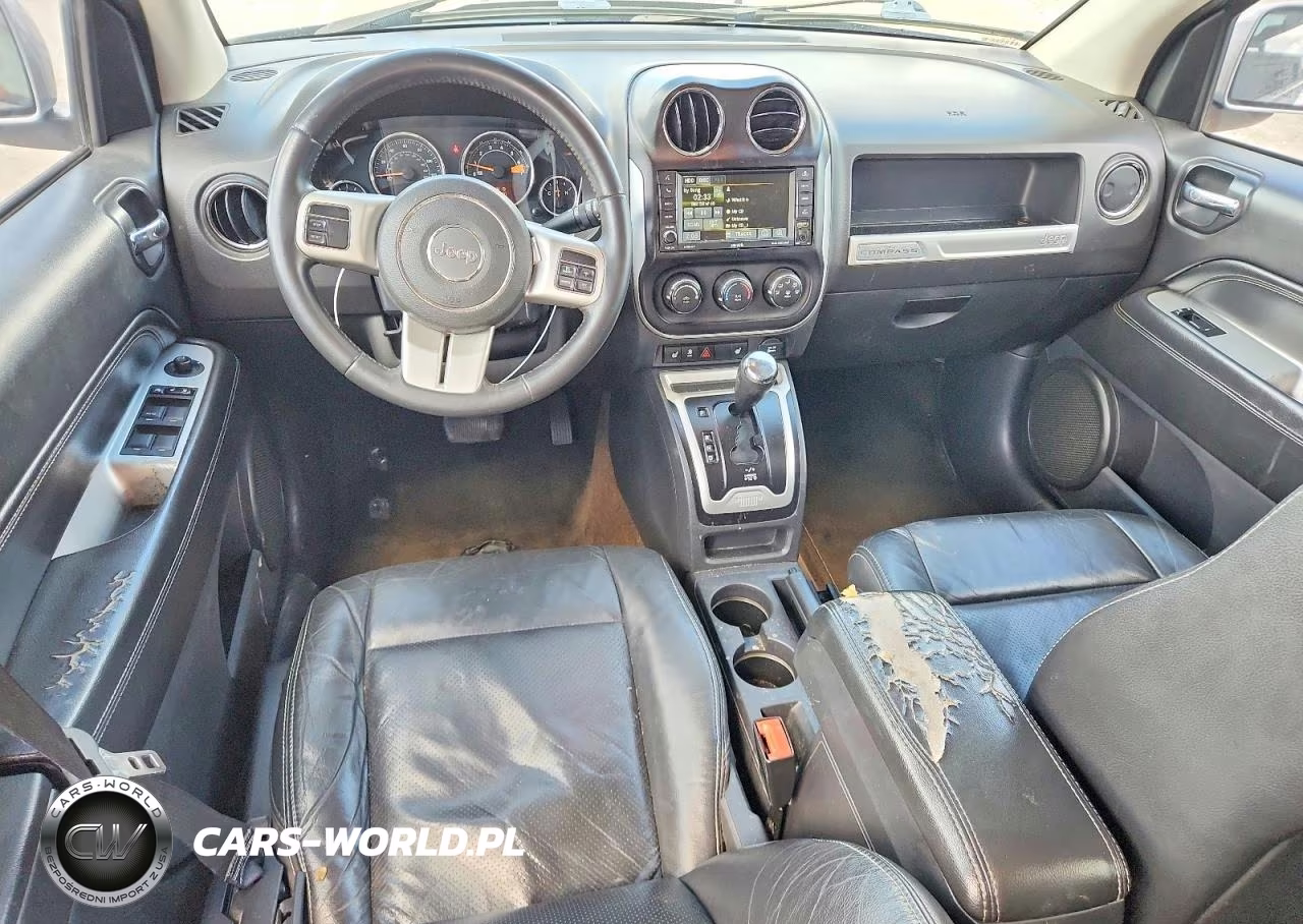 2015 Jeep Compass Latitude VIN:1C4NJCEA2FD110717 - 8