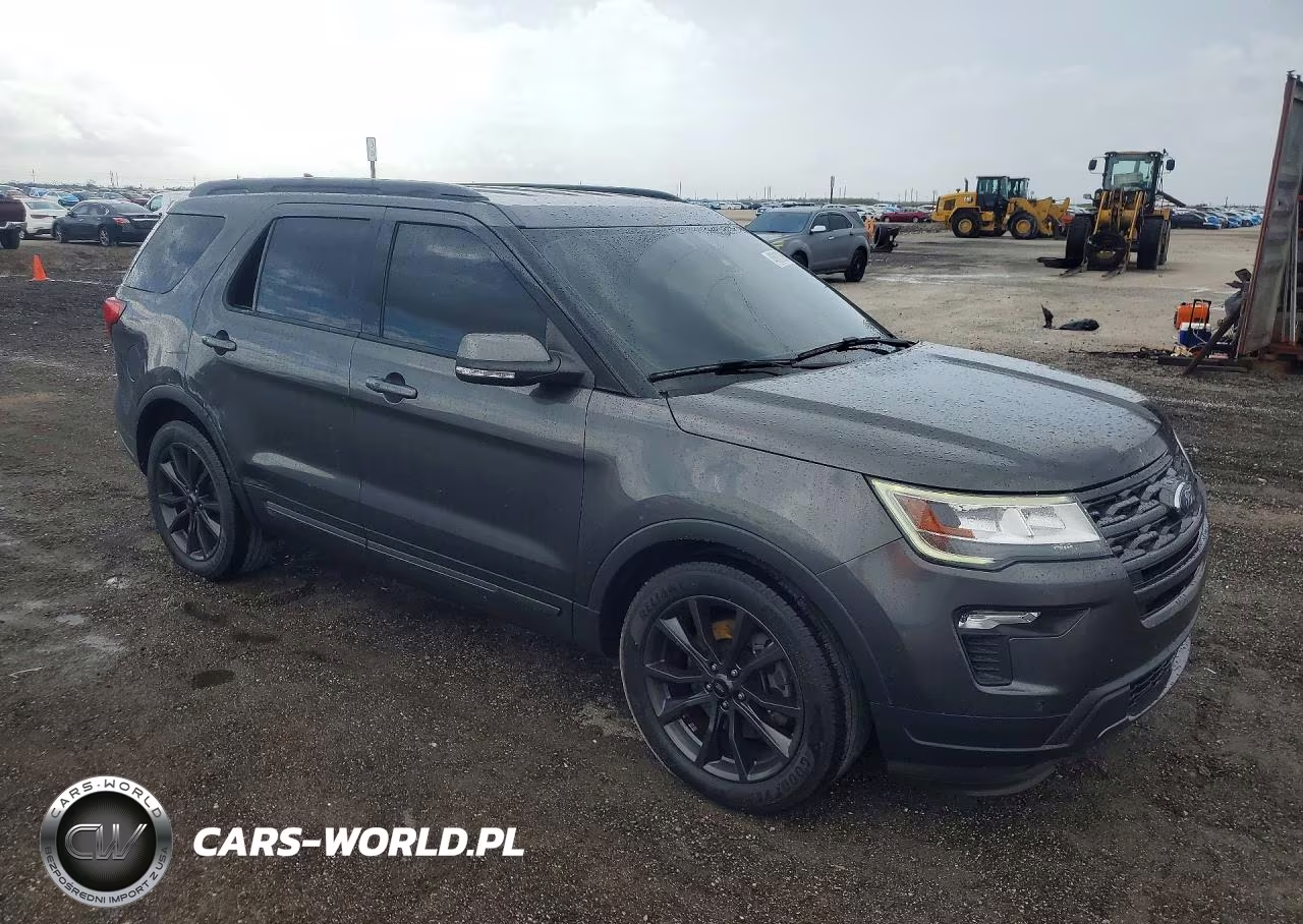 2018 Ford Explorer Xlt VIN:1FM5K7D88JGA52313 - 4